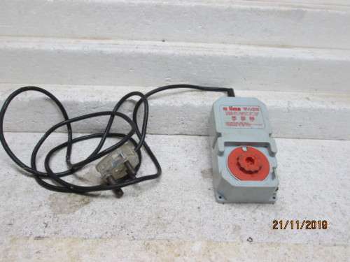 HO SCALE : LIMA TRANSFORMER / CONTROLLER - LOT 589Y
