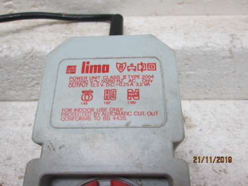 HO SCALE : LIMA TRANSFORMER / CONTROLLER - LOT 589Y