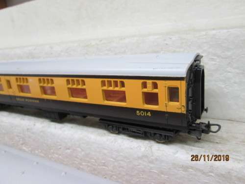 HO SCALE : LIMA GREAT WESTERN x3 COACHES (BOXED) - LOT 674Y