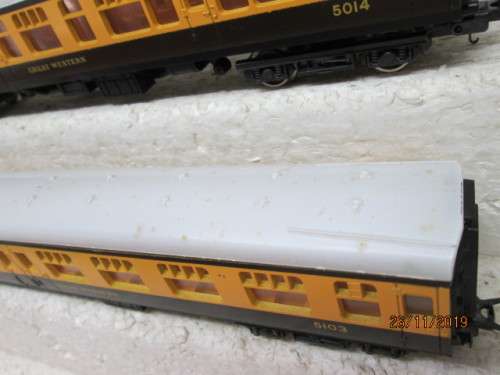 HO SCALE : LIMA GREAT WESTERN x3 COACHES (BOXED) - LOT 674Y