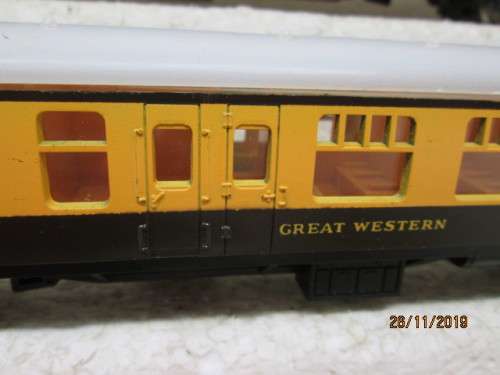 HO SCALE : LIMA GREAT WESTERN x3 COACHES (BOXED) - LOT 674Y