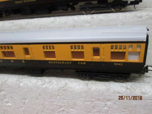 HO SCALE : LIMA GREAT WESTERN x3 COACHES (BOXED) - LOT 675Y
