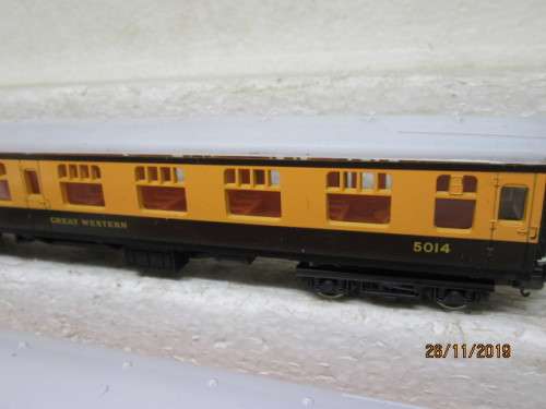HO SCALE : LIMA GREAT WESTERN x3 COACHES (BOXED) - LOT 675Y