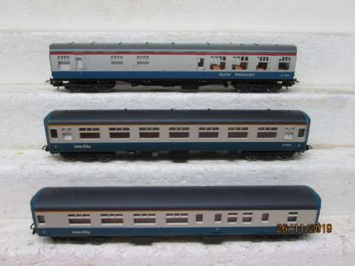 HO SCALE : LIMA BR COACHES x3 (BOXED) - LOT 679Y
