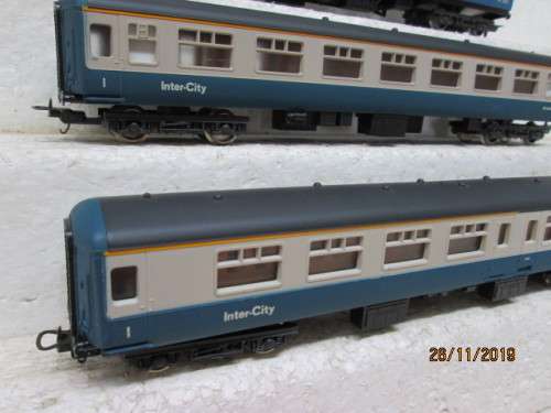 HO SCALE : LIMA BR COACHES x3 (BOXED) - LOT 679Y