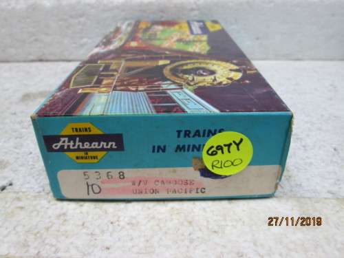 HO SCALE : ATHEARN UNION PACIFIC CABOOSE (BOXED) - LOT 697Y