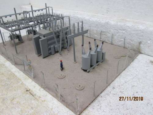 HO SCALE : TRANSMISSION ELECTRICAL SUBSTATION YARD - LOT 725Y