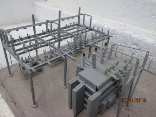 HO SCALE : TRANSMISSION ELECTRICAL SUBSTATION YARD - LOT 725Y