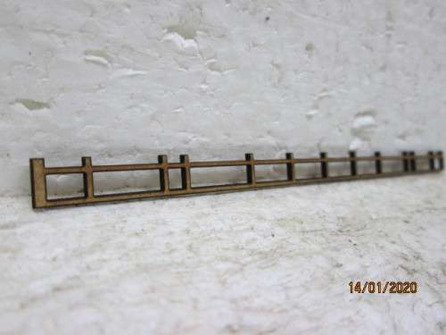 HO SCALE : LIMA SAR V8 GUARD VAN REPLACEMENT BOTTOM RAILINGS SET - LOT 819Y