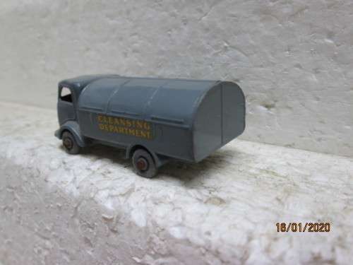 DIE CAST : LESNEY KARRIER REFUSE COLLECTOR No 38 - LOT 894Y