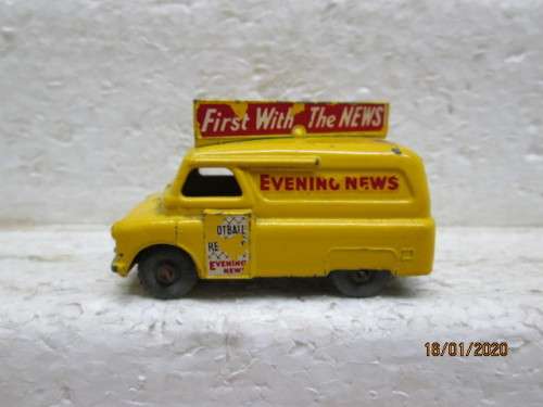 DIE CAST : LESNEY EVENING NEWS VAN No 42 - LOT 899Y