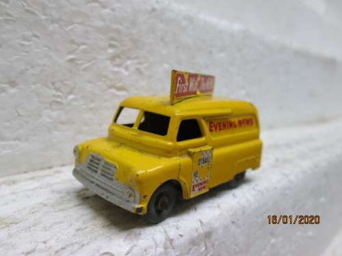 DIE CAST : LESNEY EVENING NEWS VAN No 42 - LOT 899Y