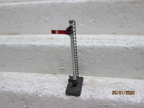 OO SCALE : TRI-ANG RAIL SIGNAL - LOT 975Y
