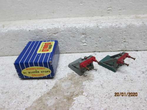 OO SCALE : HORNBY DUBLO x2 BUFFER STOPS (BOXED)  - LOT 982Y