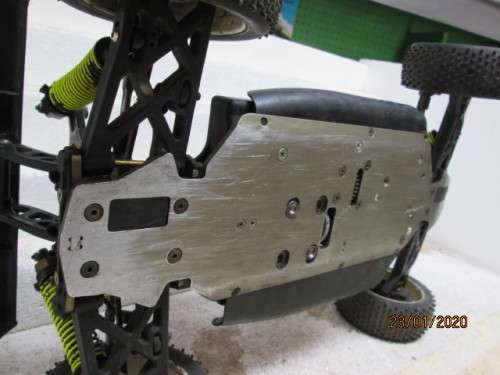 1:8 SCALE : BUGGY PETROL CAR - LOT 57z