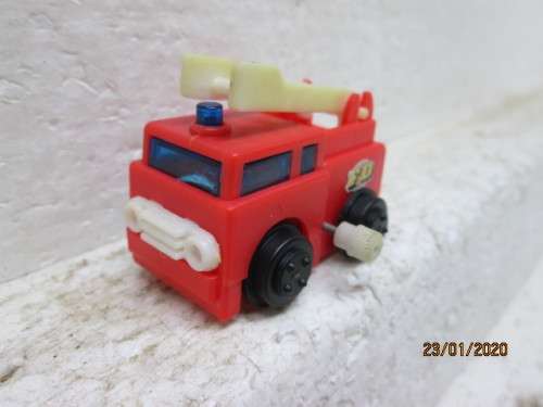 x1 WIND UP SMALL FIRE TRUCK - LOT 63z