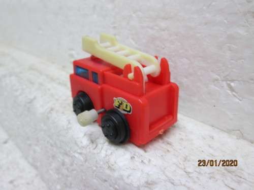 x1 WIND UP SMALL FIRE TRUCK - LOT 63z