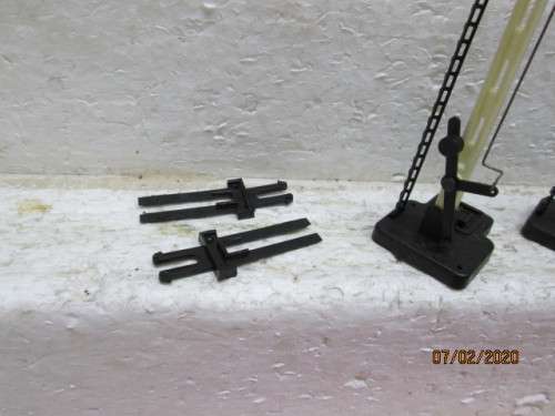 OO SCALE : HORNBY SINGLE ARM SIGNAL SET R086 (BOXED) - LOT 183z