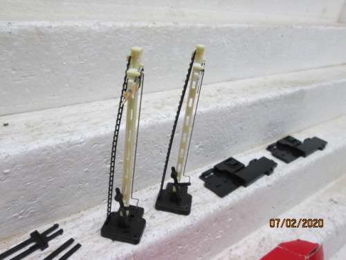 OO SCALE : HORNBY SINGLE ARM SIGNAL SET R086 (BOXED) - LOT 183z
