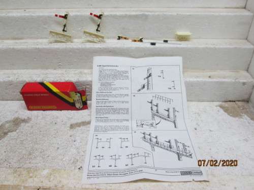 OO SCALE : HORNBY SIGNAL EXTENSION SET R089 (BOXED) - LOT 185z