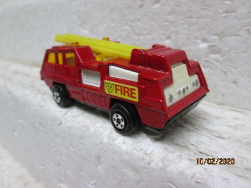 MATCHBOX SUPERFAST : No 22 BLAZE BUSTER FIRE TRUCK - LOT 267z