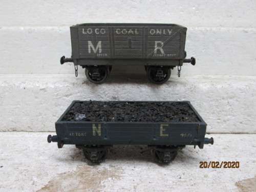 O SCALE : SHORT GOODS WAGONS x2 - LOT 416z
