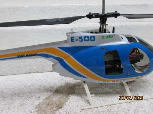 RC ESKY HOBBY E-500 HELICOPTER - LOT 454z