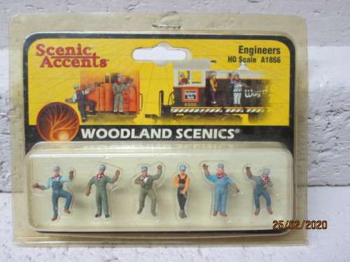 HO SCALE : WOODLANDS SCENICS - ENGINEERS x6 DRIVER FIGURINES (BOXED) - LOT 493z