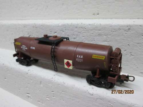HO SCALE : LIMA SAR XPD PETROL TANKER - LOT 510z