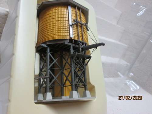 HO SCALE : WALTHERS LARGE WOOD WATER TANK (BOXED) - LOT 531z