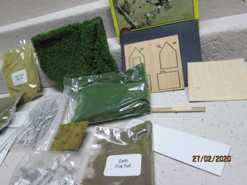 HO SCALE : WOODLANDS SCENICS : MAPLE LEAF CEMETERY KIT (BOXED) - LOT 536z