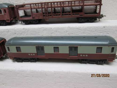 HO SCALE : LIMA SAR ORANGE EXPRESS SET - LOT 641z