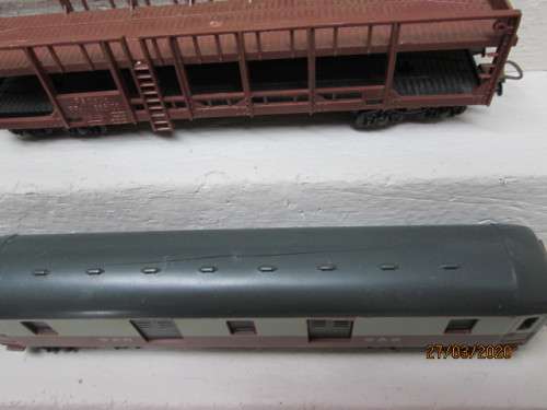 HO SCALE : LIMA SAR ORANGE EXPRESS SET - LOT 641z