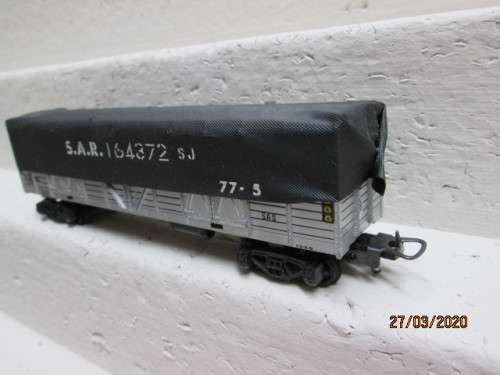 HO SCALE : LIMA SAR SILVER OZ BOX CAR WITH TARP - LOT 645z