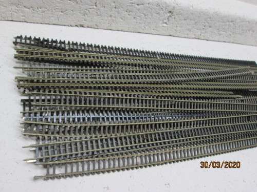 N SCALE : NICKEL SILVER FLEXITRACK OFF-CUTS x22 PIECES - LOT 682z