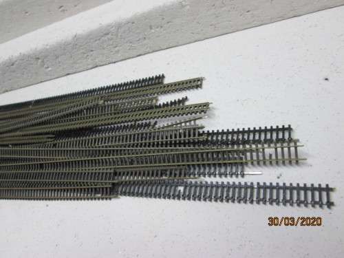N SCALE : NICKEL SILVER FLEXITRACK OFF-CUTS x22 PIECES - LOT 682z