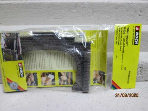 HO SCALE : NOCH DOUBLE TRACK TUNNEL ENTRANCE (BOXED) - LOT 796z
