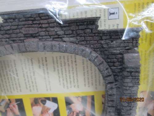 HO SCALE : NOCH DOUBLE TRACK TUNNEL ENTRANCE (BOXED) - LOT 796z