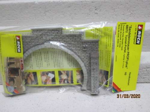 HO SCALE : NOCH DOUBLE TRACK TUNNEL ENTRANCE (BOXED) - LOT 798z