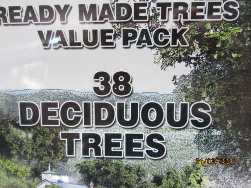 HO SCALE : WOODLAND SCENICS : x38 DECIDUOUS TREES (BOXED) - LOT 845z
