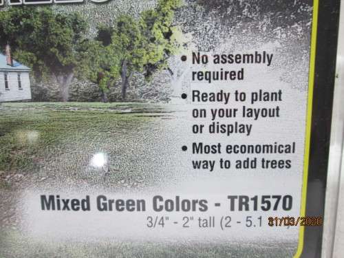 HO SCALE : WOODLAND SCENICS : x38 DECIDUOUS TREES (BOXED) - LOT 845z