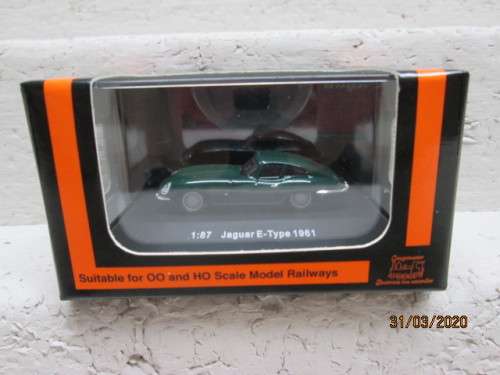 HO SCALE : GAUGEMASTER 1961 JAGUAR E-TYPE CAR  (BOXED) - LOT 876z