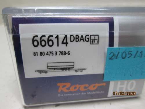 HO SCALE : ROCO LONG FLAT CAR WITH ROAD TRAILER LOAD (BOXED) - LOT 893z