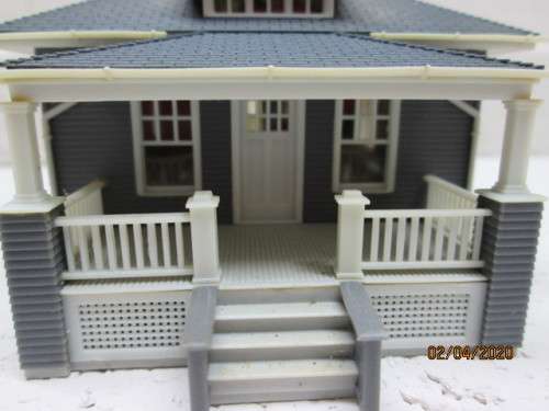 HO SCALE : ATLAS - BARB'S BUNGALOW HOUSE (BOXED) - LOT 40AA