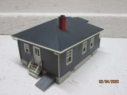 HO SCALE : ATLAS - BARB'S BUNGALOW HOUSE (BOXED) - LOT 40AA