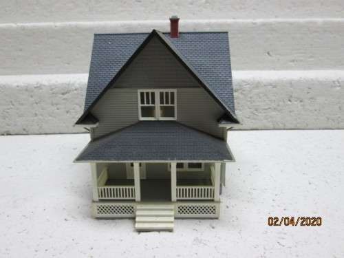 HO SCALE : ATLAS - KIM'S CLASSIC AMERICAN HOME - LOT 43AA