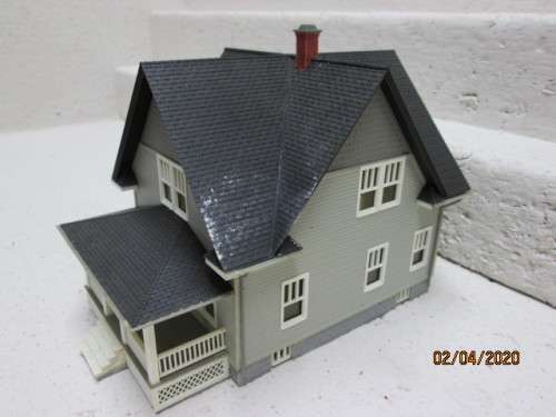 HO SCALE : ATLAS - KIM'S CLASSIC AMERICAN HOME - LOT 43AA