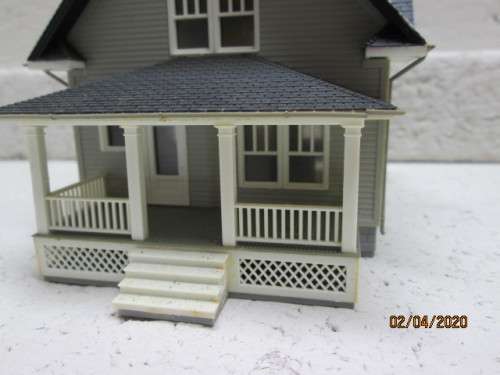HO SCALE : ATLAS - KIM'S CLASSIC AMERICAN HOME - LOT 43AA