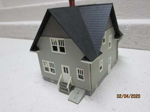 HO SCALE : ATLAS - KIM'S CLASSIC AMERICAN HOME - LOT 43AA