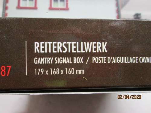 HO SCALE : FALLER GANTRY SIGNAL BOX (BOXED)  - LOT 46AA